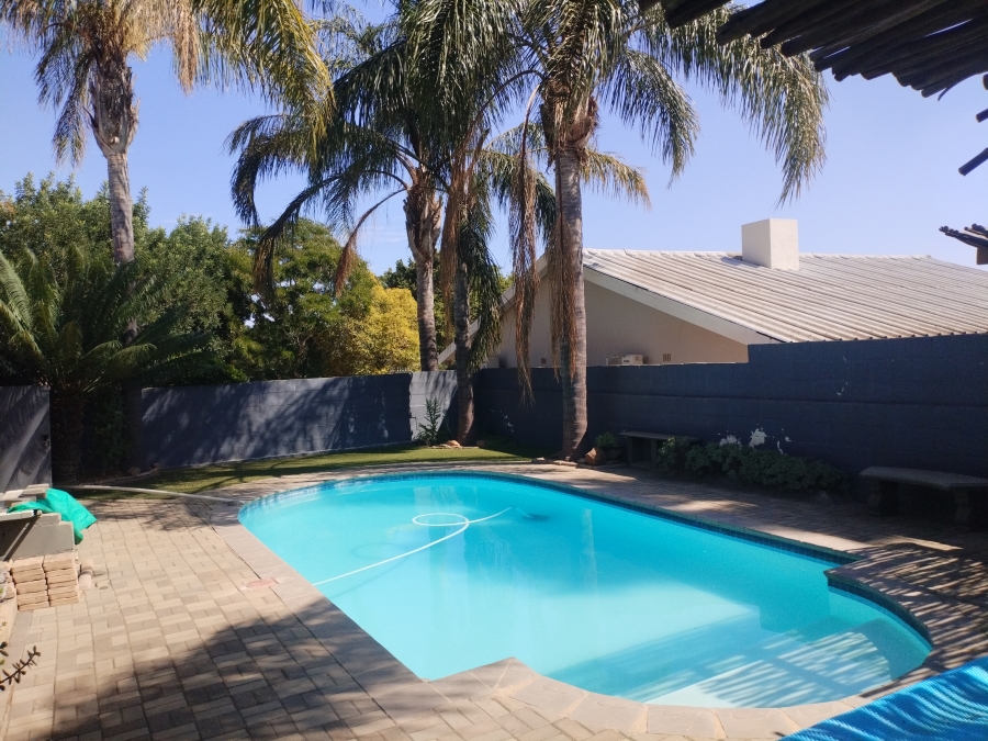 4 Bedroom Property for Sale in Amandelrug Western Cape